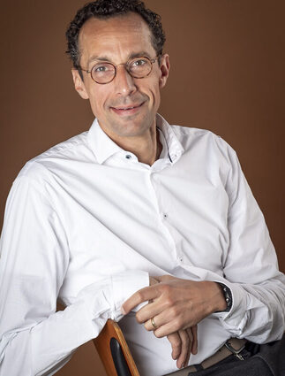 9431_2509230950552436_AS